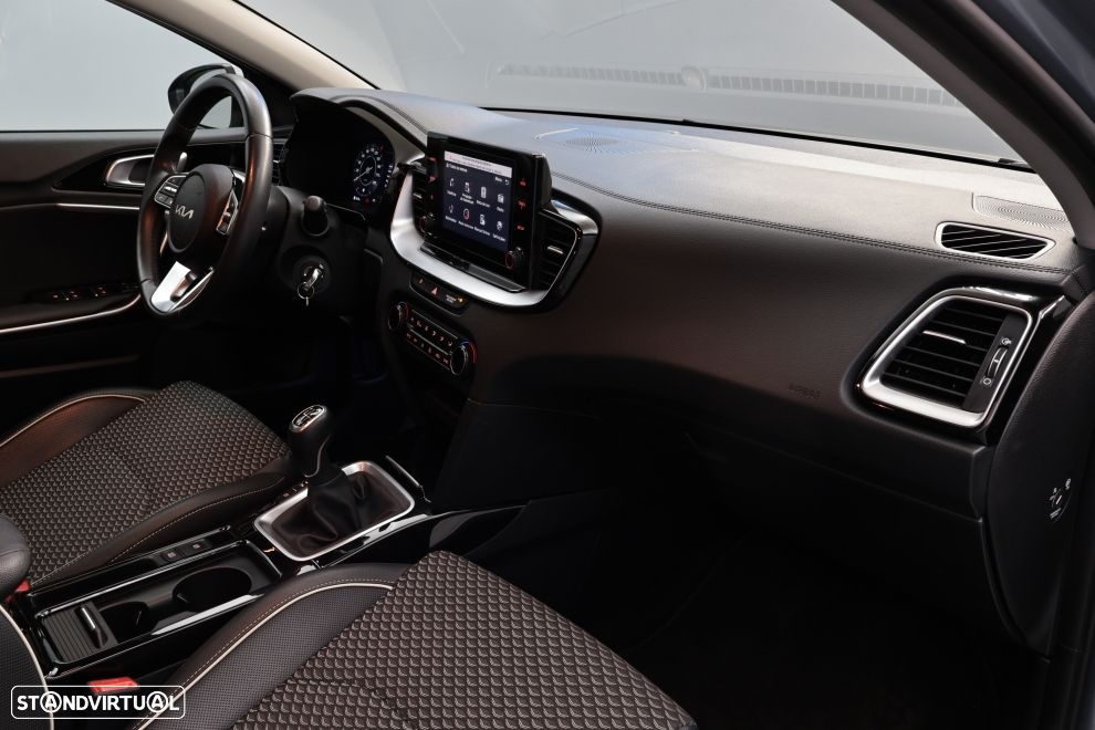 Kia Ceed SW 1.0 T-GDI Sport - 22