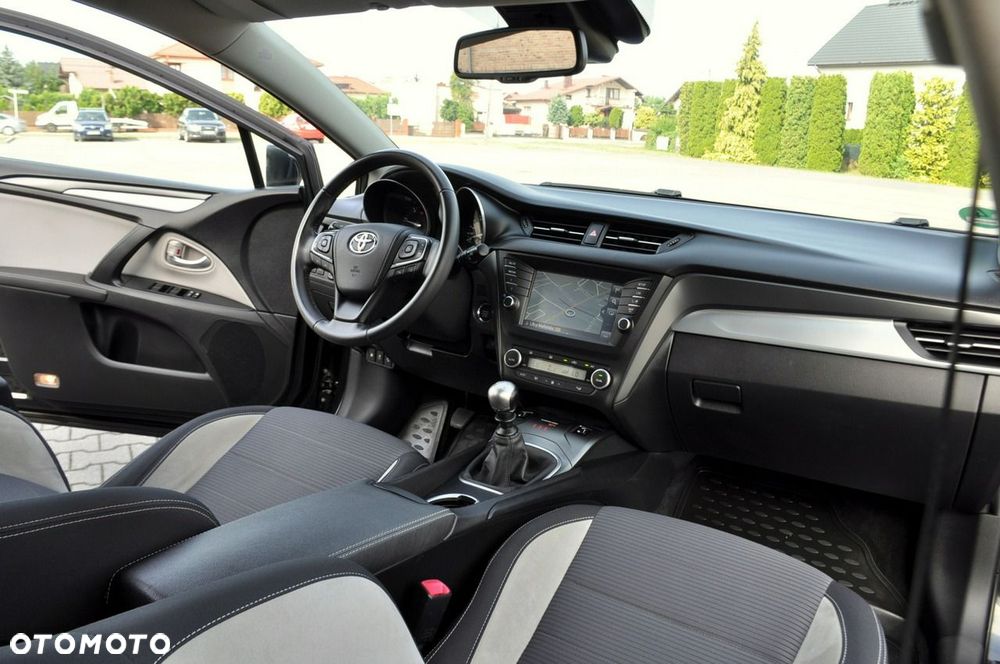 Toyota Avensis - 24