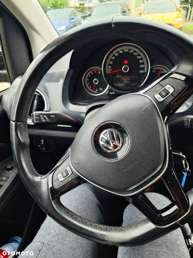 Volkswagen up! - 9