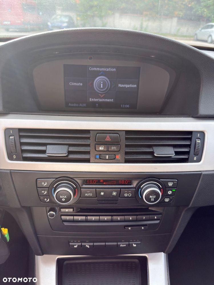 BMW Seria 3 320i - 23