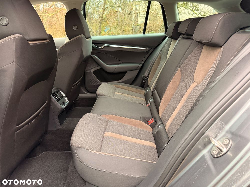 Skoda Octavia 2.0 TSI 4x4 Scout DSG - 12