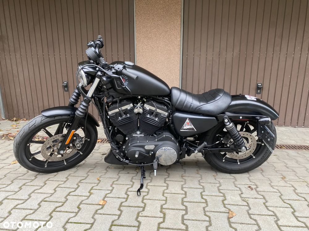 Harley-Davidson Sportster Iron 883 - 2