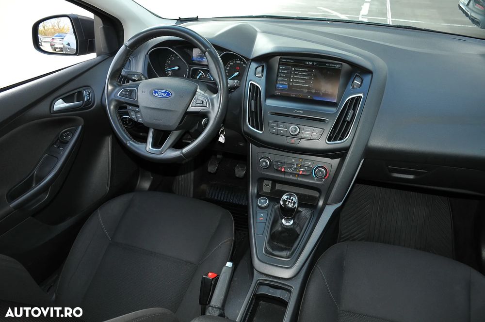 Ford Focus 1.0 EcoBoost Titanium - 4
