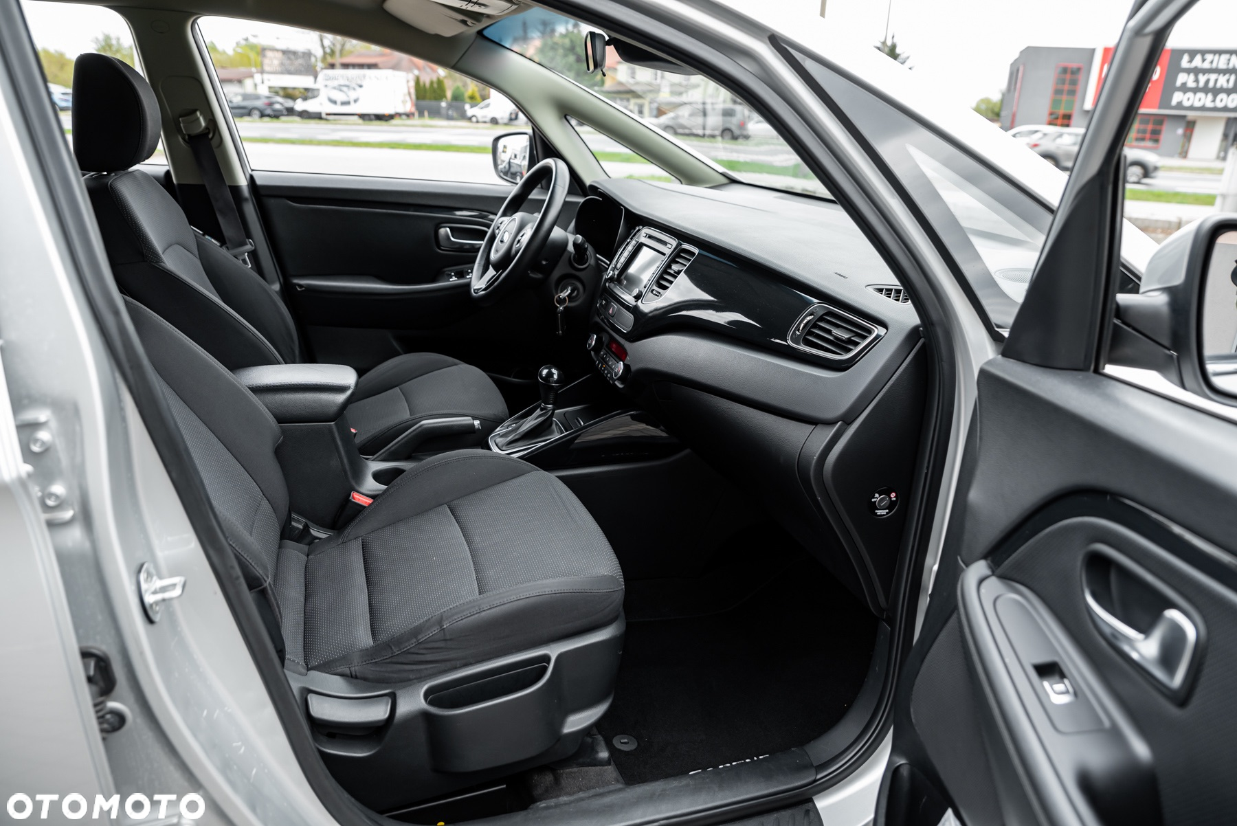 Kia Carens 1.7 CRDi L - 24