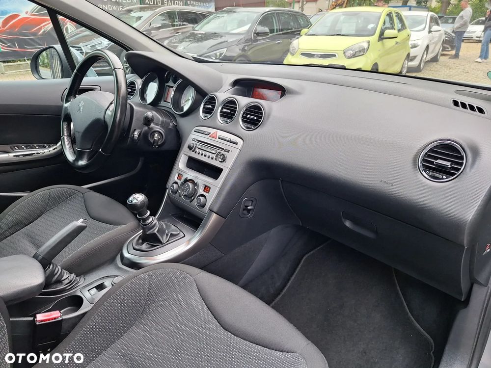 Peugeot 308 1.6 HDi Premium Plus - 24
