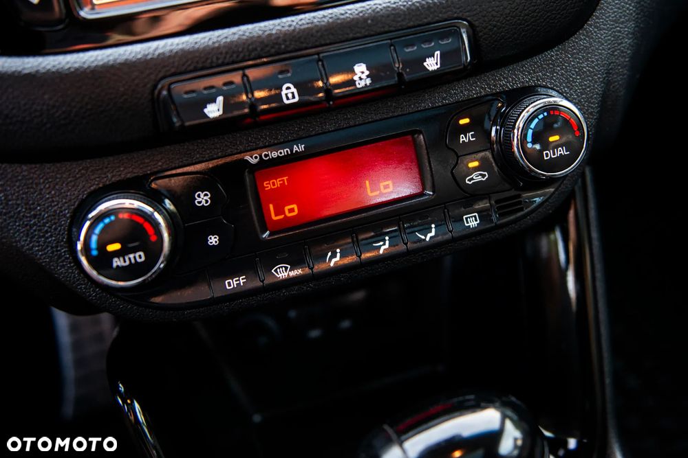 Kia Ceed 1.6 GDI DCT Platinum Edition - 25