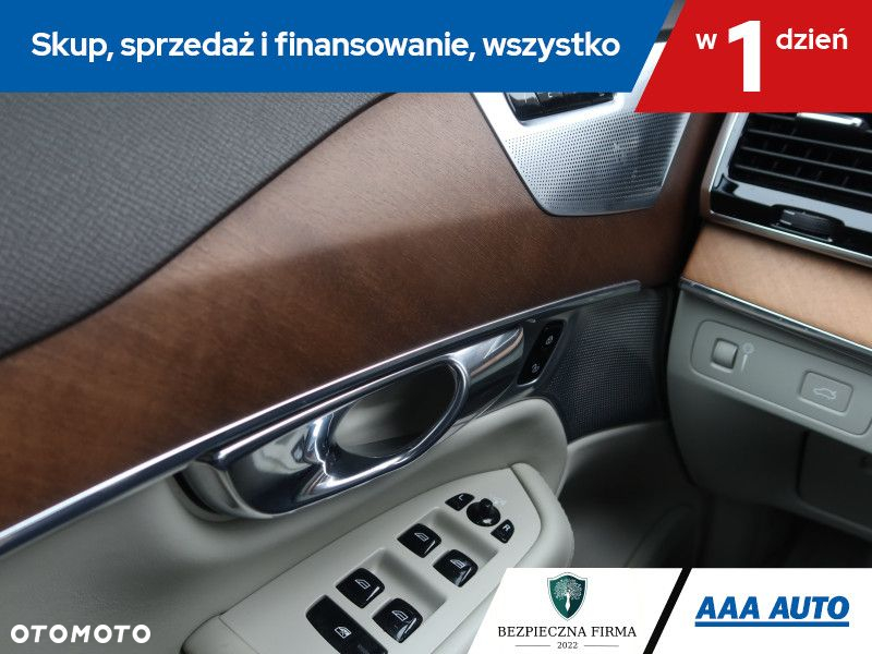 Volvo XC 90 - 17