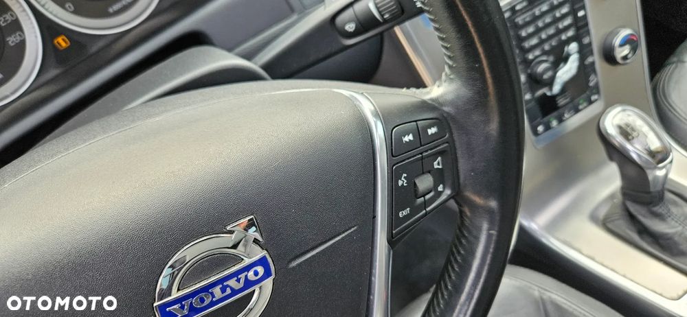 Volvo XC 60 D5 AWD Geartronic Summum - 33