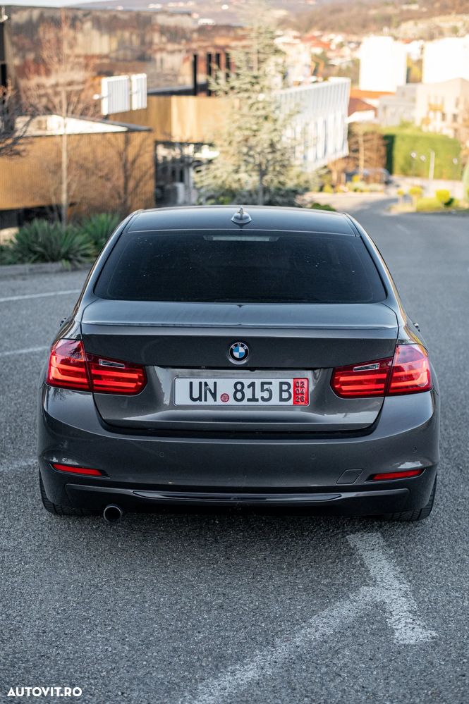 BMW Seria 3 320d Aut. - 14