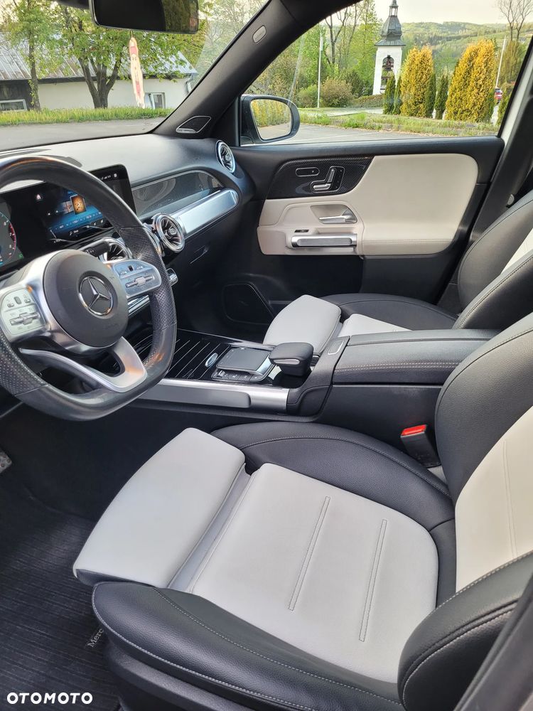 Mercedes-Benz GLB 250 4-Matic AMG Line 8G-DCT - 17