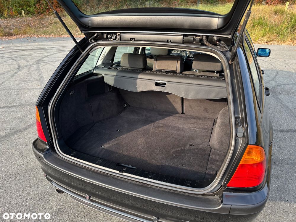 BMW Seria 3 318i - 29