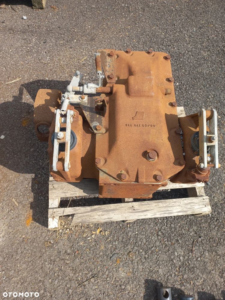 Rozrzutnik plew Massey Ferguson,Dronninborg, skrzynia biegów,kosa do rzepaku Poget,geringhoff hvl660,32,34,36,94804102300,94800002284,koł do pługu. - 4