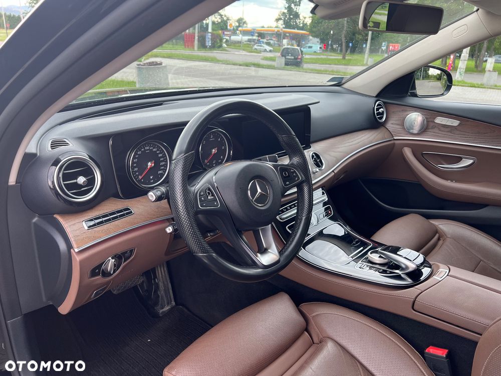 Mercedes-Benz Klasa E 220 d 9G-TRONIC Exclusive - 6