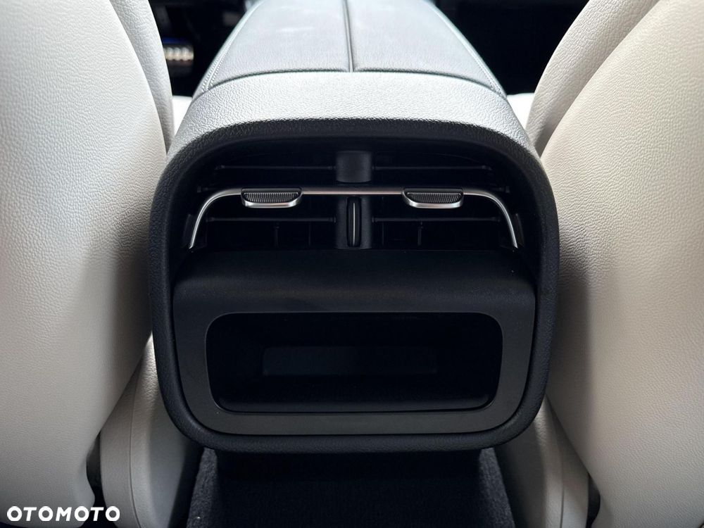 Mercedes-Benz Klasa E - 16