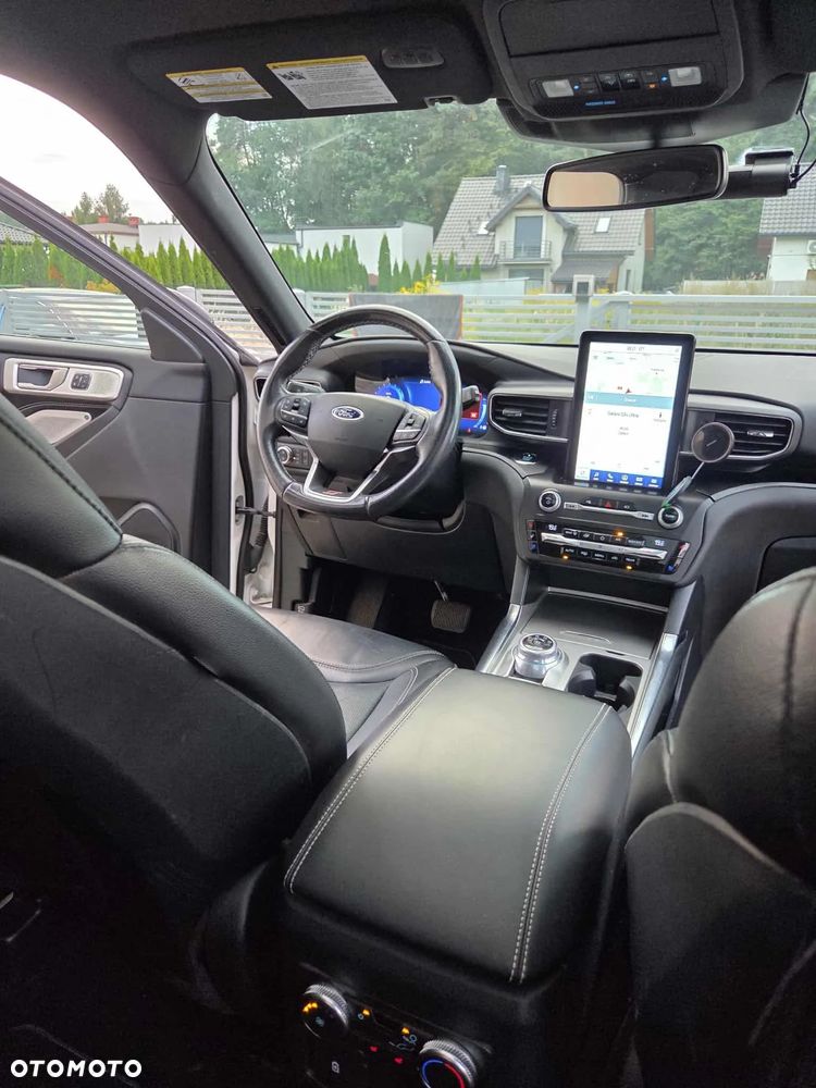 Ford Explorer - 24
