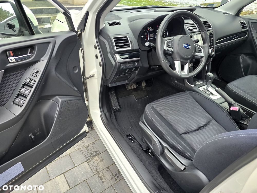 Subaru Forester 2.0i Exclusive Lineartronic EU6 - 17