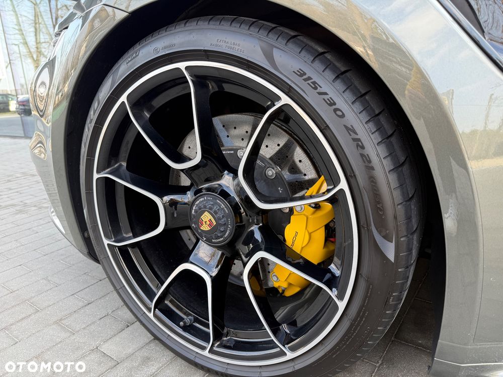 Porsche 911 Turbo S - 11