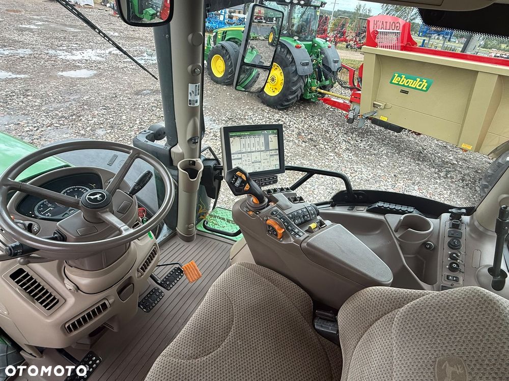 John Deere 6250R - 13