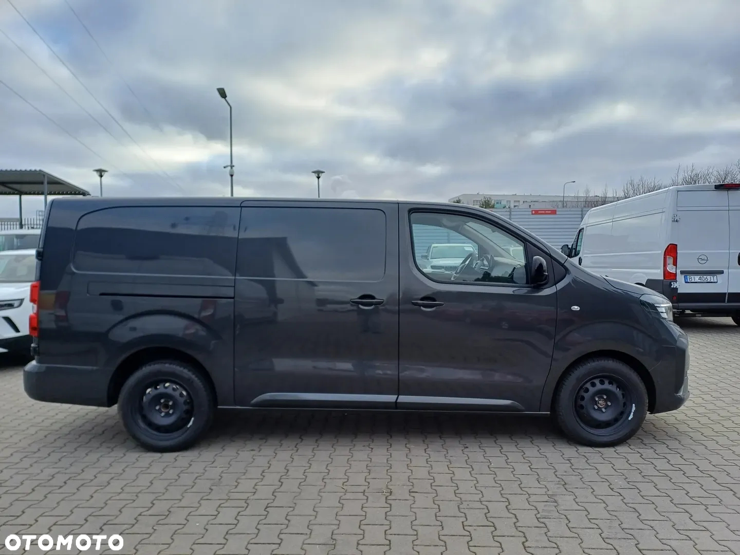 Opel VIVARO FURGON NOWY MODEL 2.0diesel 144KM - 10