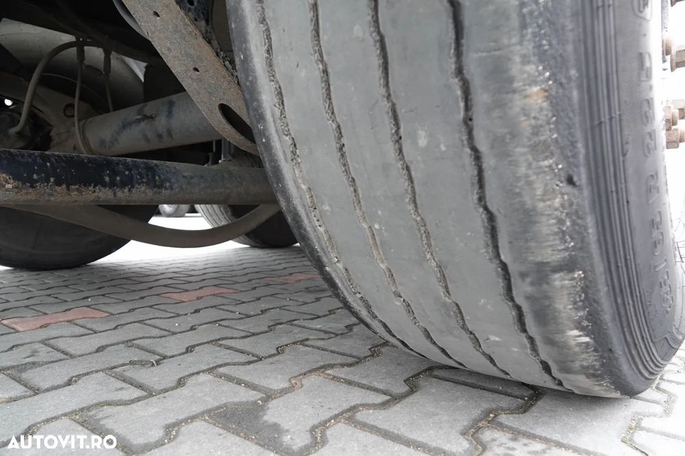 Feldbinder REMORCĂ DE CIMENT / 2 COMPARTAMENTE / 37.000 L / SILOS / PENTRU MATERIALE VRAC / AXIE DE RIFAT / SAF / JANTE DE ALIE - 19