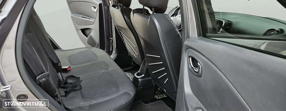 Renault Captur 1.5 dCi Exclusive - 11