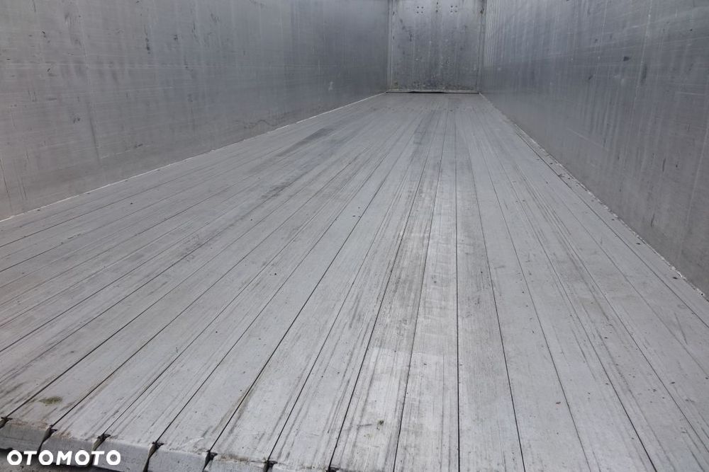 Stas RUCHOMA PODŁOGA / 82m3 / OSIE MERCEDES / ALUMINIOWE FELGI - 25