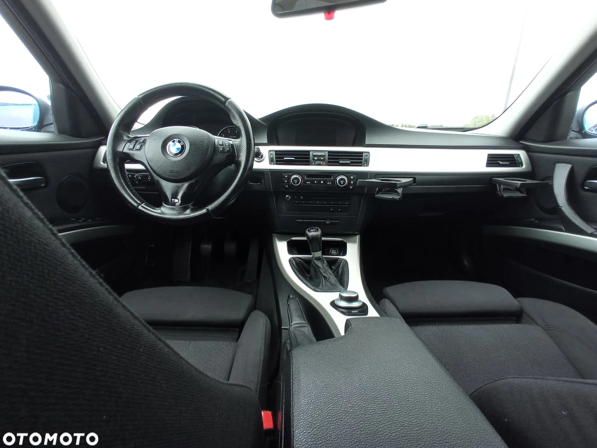 BMW Seria 3 318i Touring Edition Exclusive - 24