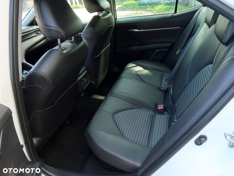 Toyota Camry 2.5 Hybrid Prestige CVT - 17