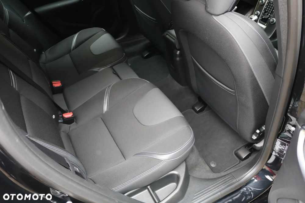Volvo V40 D4 Drive-E Momentum - 8