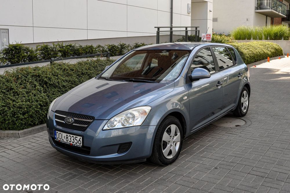 Kia Ceed - 1