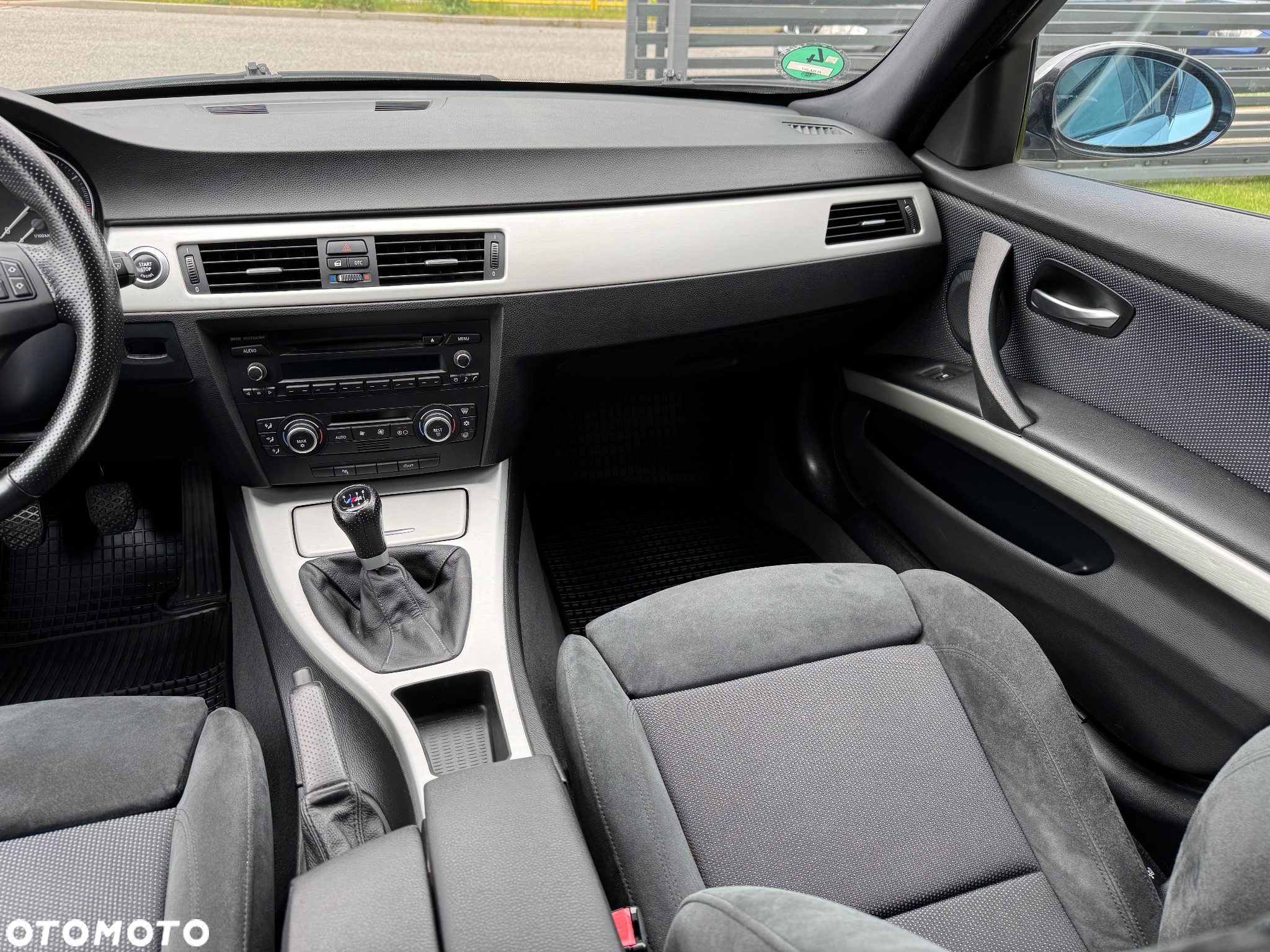 BMW Seria 3 318d - 11