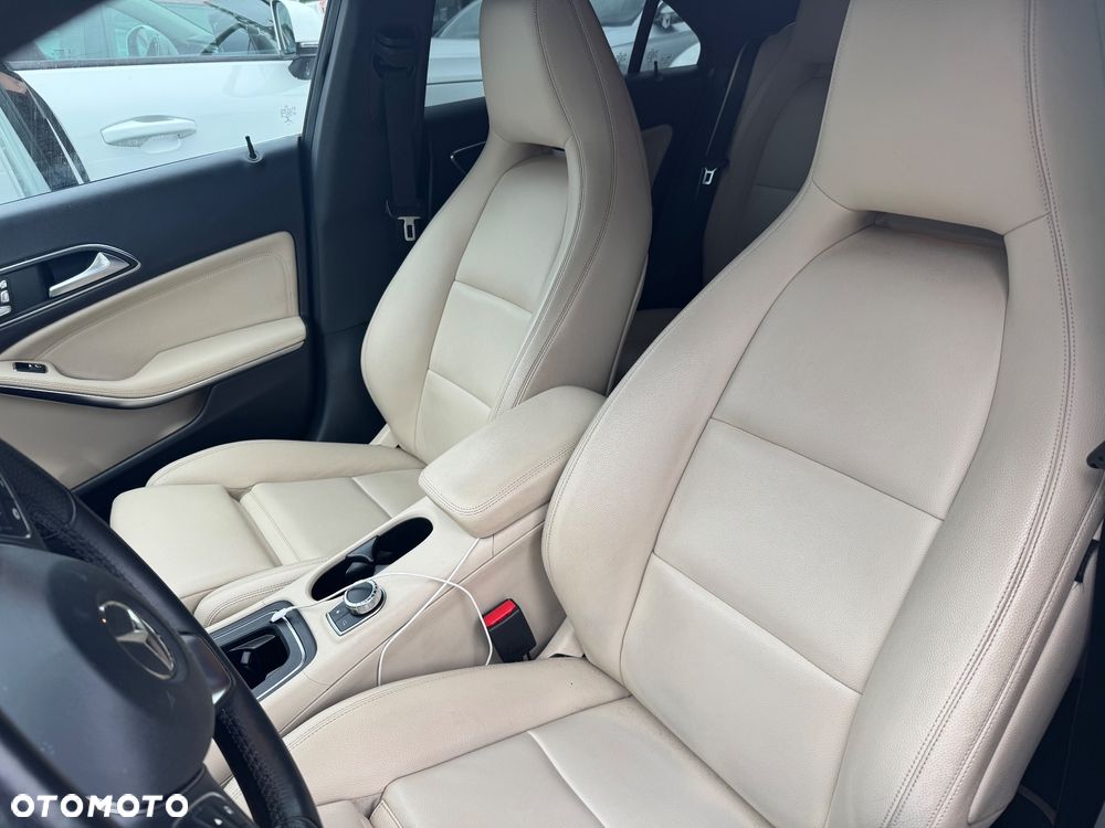 Mercedes-Benz CLA 250 7G-DCT - 9