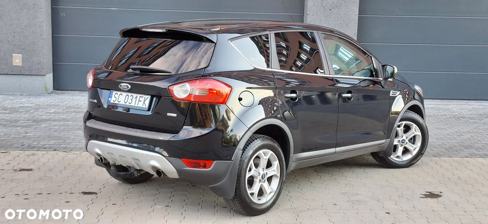 Ford Kuga 2.0 TDCi 2x4 Titanium - 12