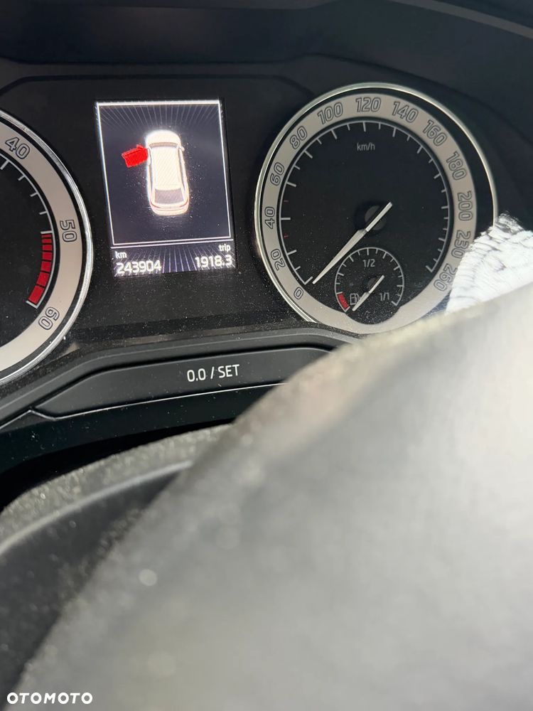 Skoda Superb 2.0 TDI 4x4 L&K DSG - 2