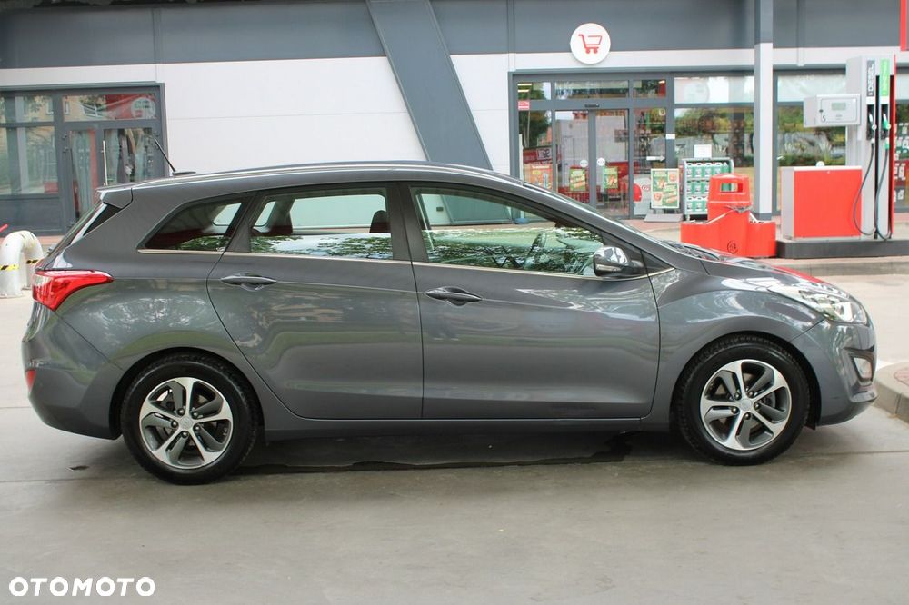 Hyundai i30 blue Kombi 1.4 YES Gold - 5