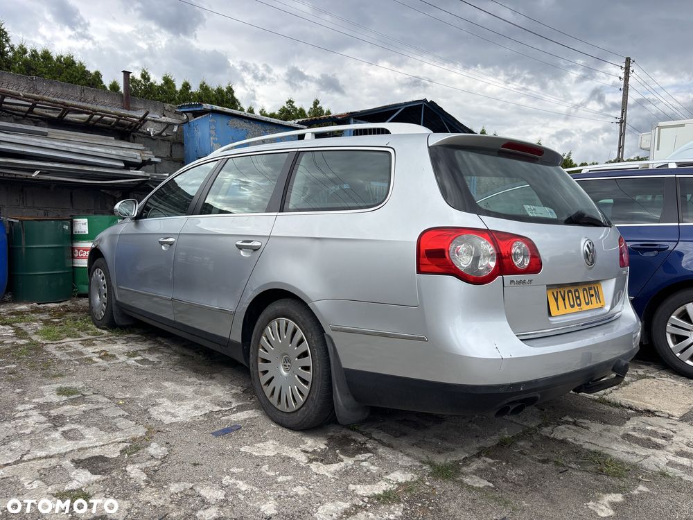 Volkswagen Passat - 4