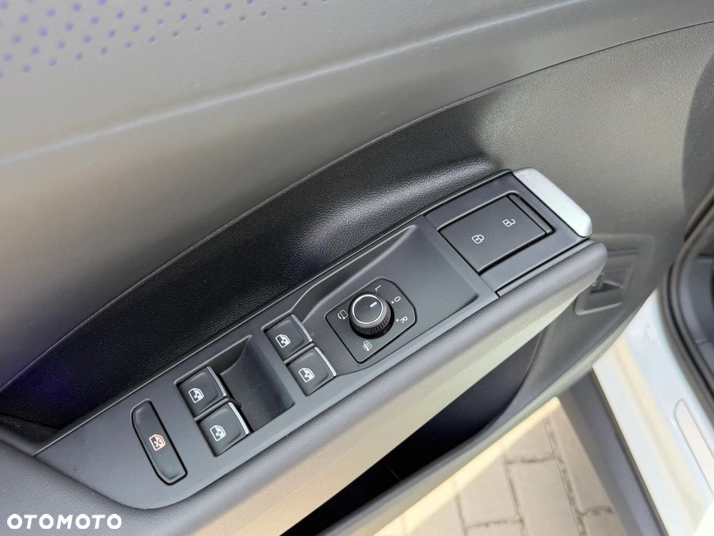 Volkswagen T-Roc 1.5 eTSI R-Line DSG - 29