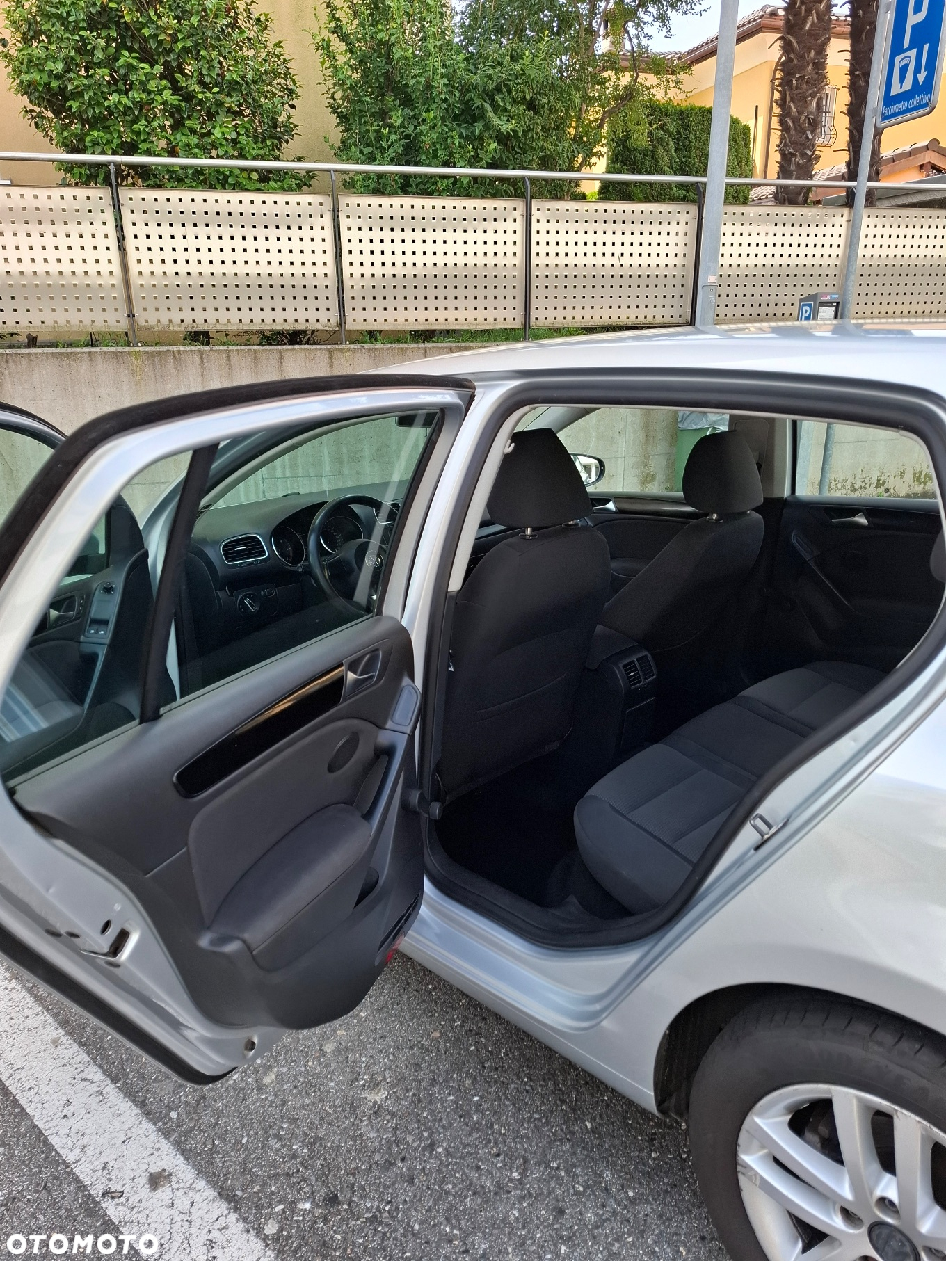 Volkswagen Golf VI 1.6 TDI Comfortline - 13