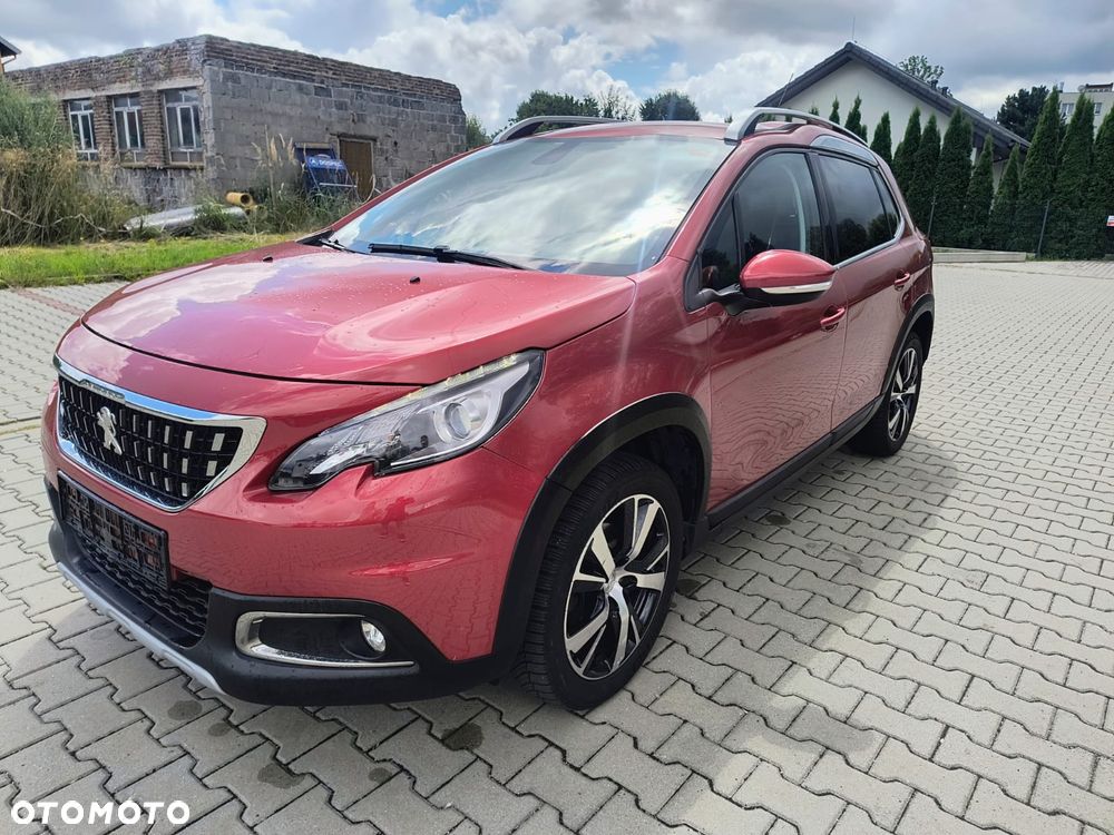 Peugeot 2008 1.2 Pure Tech Allure S&S - 8