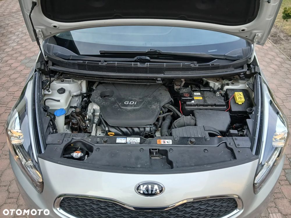 Kia Carens 1.6 GDI Dream Team Edition - 10