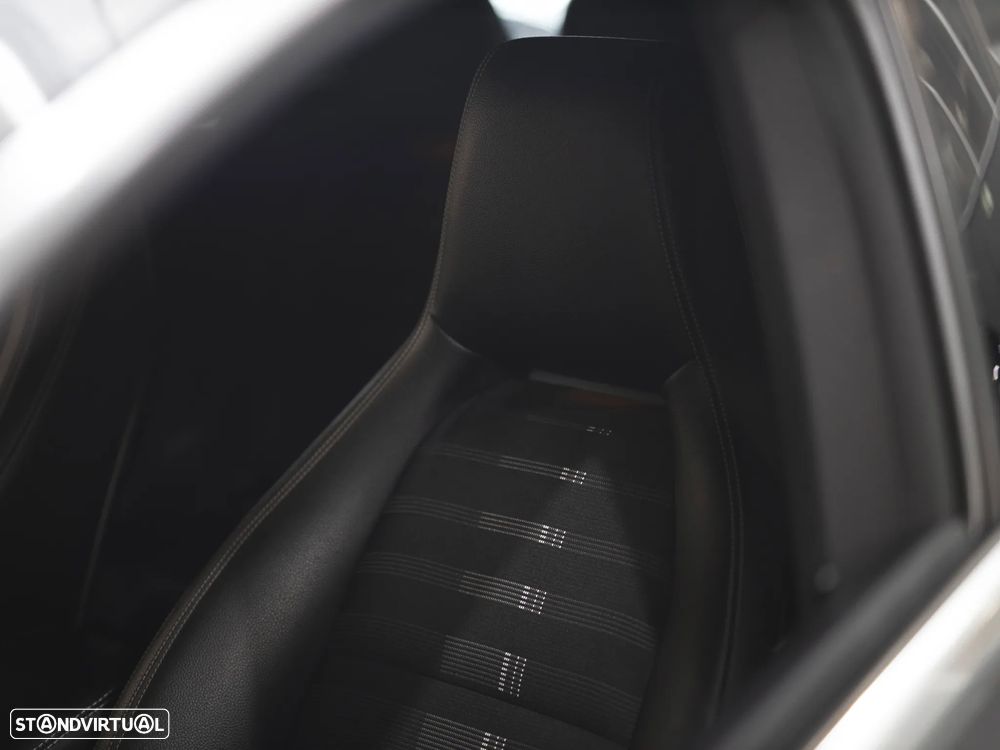 Mercedes-Benz CLA 180 d Urban - 19