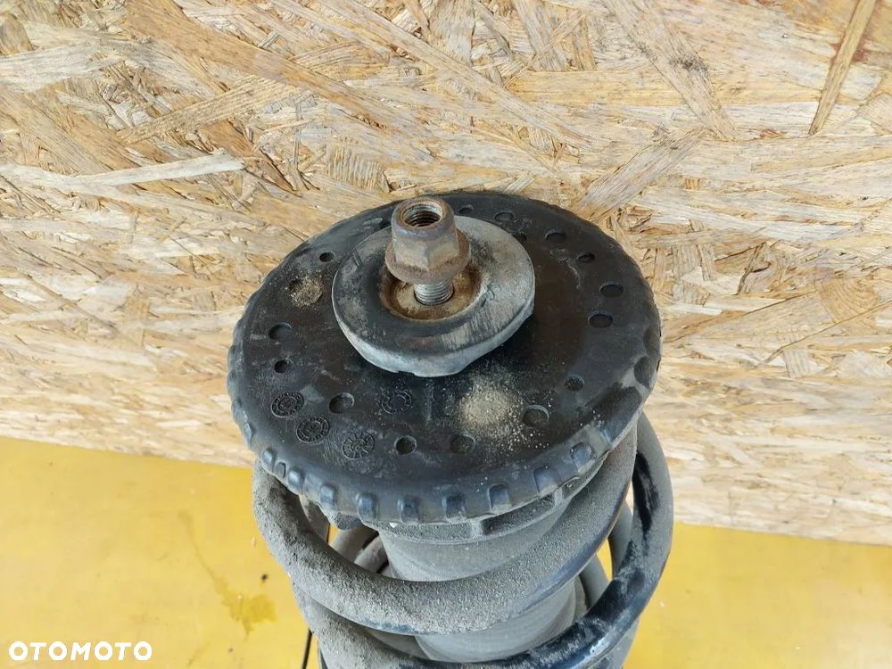 amortyzator przedni prawy przód sprężyna master iii movano b nv400 2.3 dci - 2