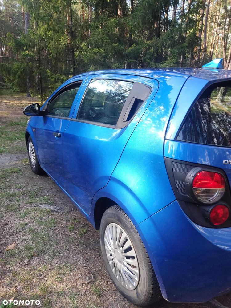 Chevrolet Aveo - 4