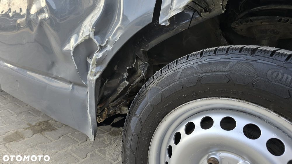 Volkswagen Transporter Kombi L2H1 - 23