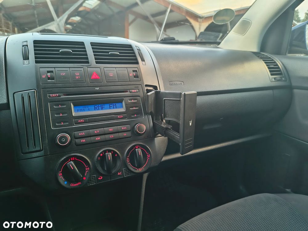 Volkswagen Polo 1.4 16V Trendline - 15