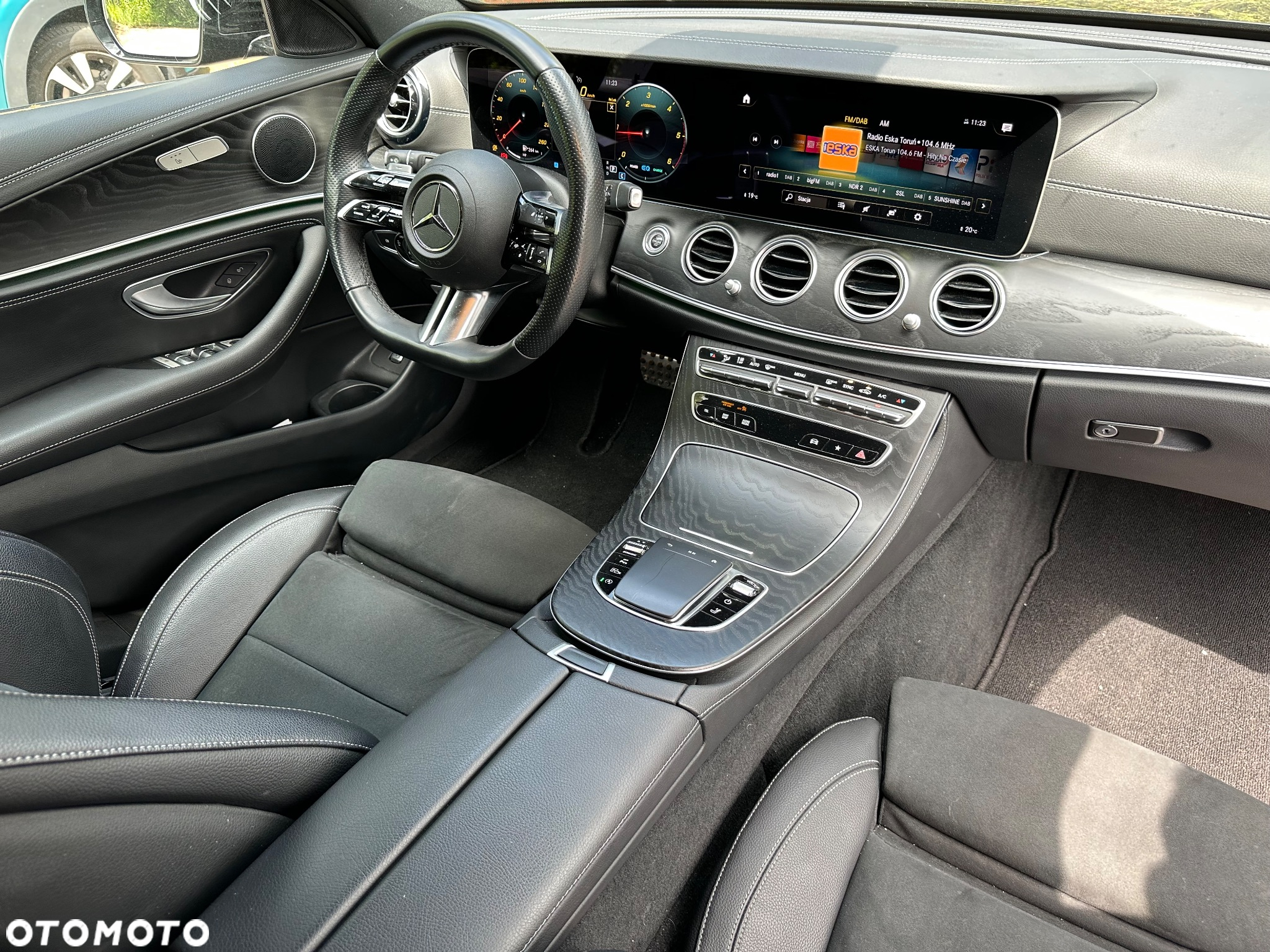 Mercedes-Benz Klasa E 300 d 4Matic T 9G-TRONIC AMG Line - 13