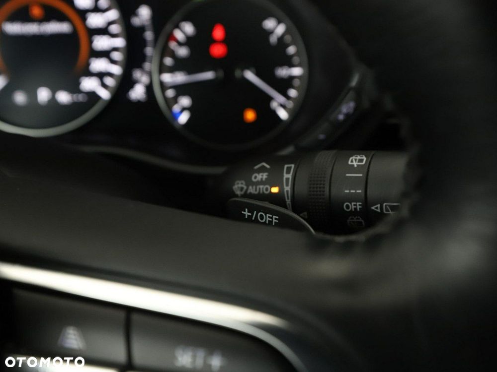 Mazda 3 SKYACTIV-X 2.0 M-Hybrid DRIVE SELECTION - 36