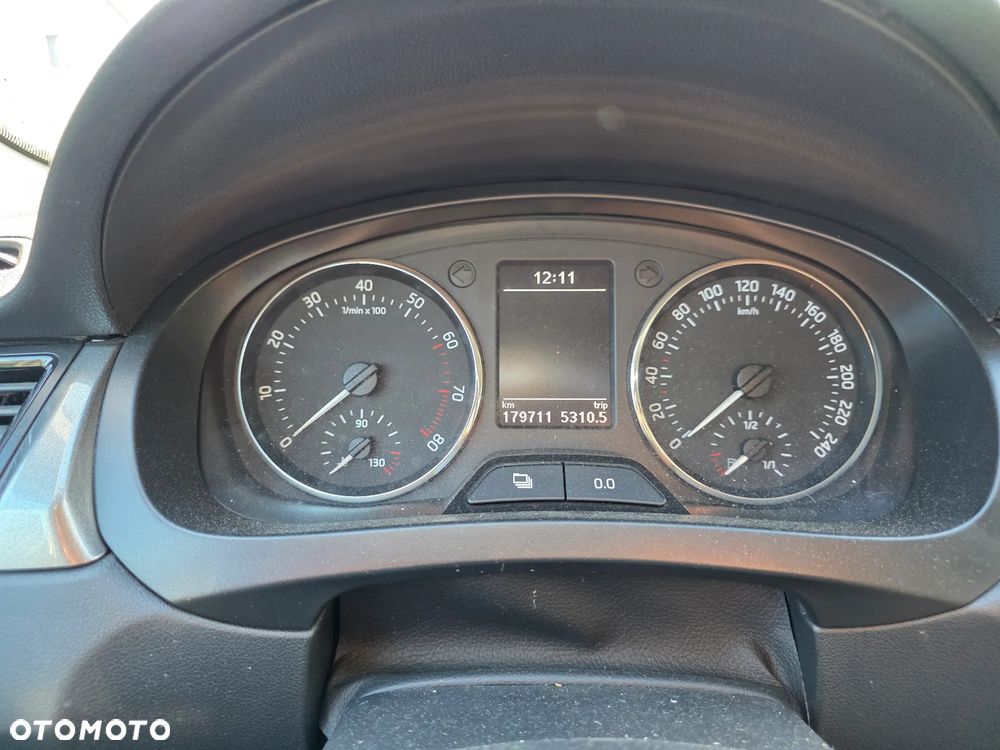 Skoda RAPID 1.2 TSI Elegance Max - 14