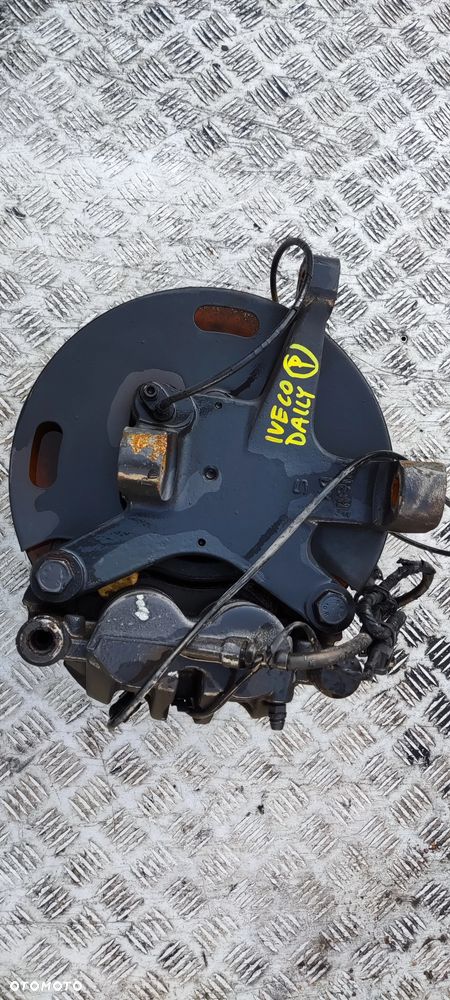 IVECO DAILI 35 120 2014R ZWROTNICA PIASTA PRZEDNIA PRAWA - 1