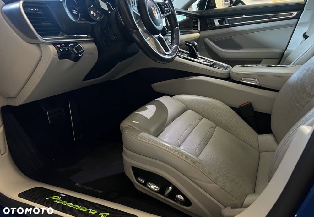 Porsche Panamera 4 - 20